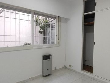 Venta departamento 2 ambientes  PB Belgrano Patio