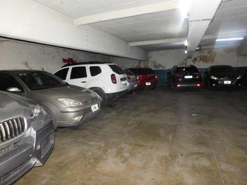 VENTA AMPLIA COCHERA PORTÓN AUTOMÁTICO BALVANERA