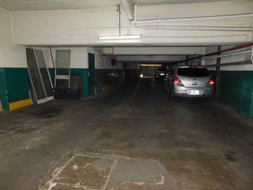 VENTA AMPLIA COCHERA PORTÓN AUTOMÁTICO BALVANERA