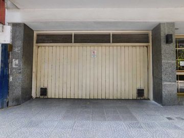 VENTA AMPLIA COCHERA PORTÓN AUTOMÁTICO BALVANERA