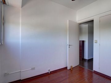 Venta 4 ambientes c/cochera cubierta. APTO CREDITO