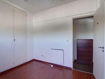 Venta 4 ambientes c/cochera cubierta. APTO CREDITO