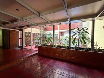Venta 4 ambientes c/cochera cubierta. APTO CREDITO