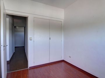Venta 4 ambientes c/cochera cubierta. APTO CREDITO