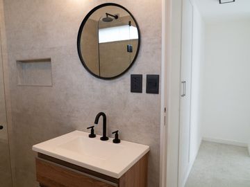 VENTA DEPTO. 2 AMB A NUEVO EN SAN TELMO PISO ALTO