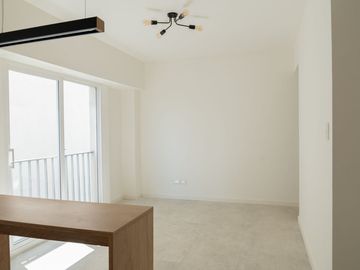 VENTA DEPTO. 2 AMB A NUEVO EN SAN TELMO PISO ALTO