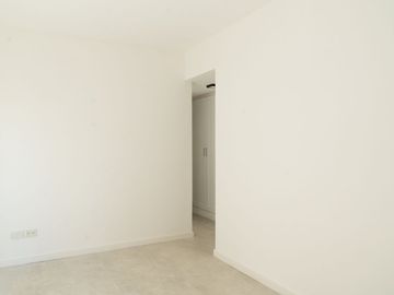 VENTA DEPTO. 2 AMB A NUEVO EN SAN TELMO PISO ALTO