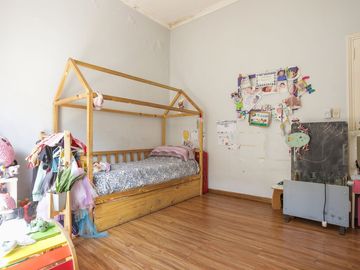 VENTA CASA EN FLORES, 2 PHs en BLOCK