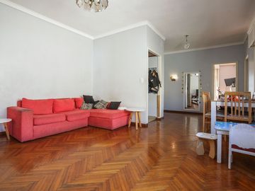 VENTA CASA EN FLORES, 2 PHs en BLOCK