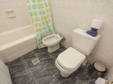 VENTA CASA EN FLORES, 2 PHs en BLOCK
