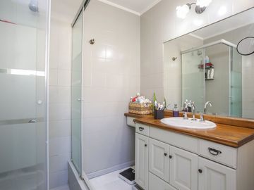 VENTA CASA EN FLORES, 2 PHs en BLOCK