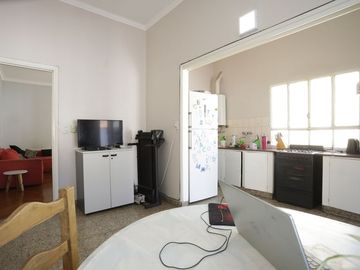VENTA CASA EN FLORES, 2 PHs en BLOCK