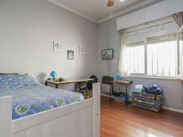 VENTA CASA EN FLORES, 2 PHs en BLOCK