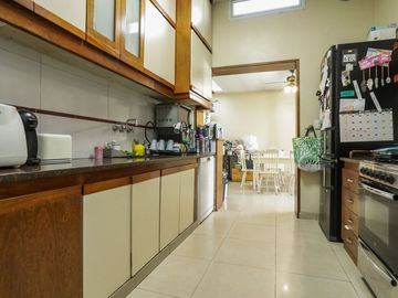 VENTA CASA EN FLORES, 2 PHs en BLOCK