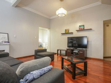VENTA CASA EN FLORES, 2 PHs en BLOCK