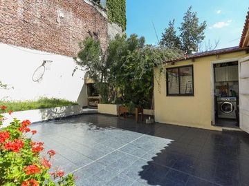 VENTA CASA EN FLORES, 2 PHs en BLOCK