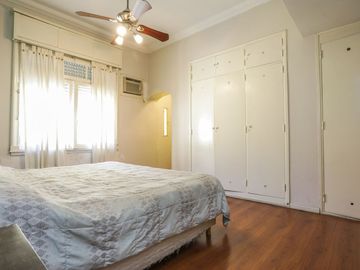 VENTA CASA EN FLORES, 2 PHs en BLOCK