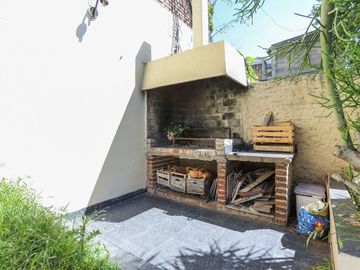 VENTA CASA EN FLORES, 2 PHs en BLOCK