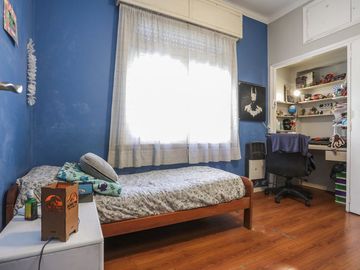VENTA CASA EN FLORES, 2 PHs en BLOCK