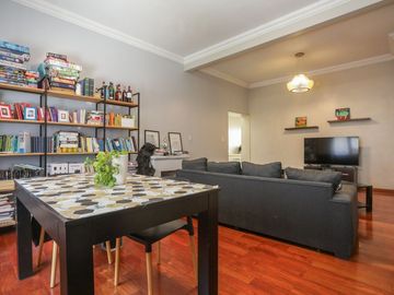 VENTA CASA EN FLORES, 2 PHs en BLOCK