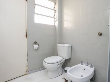 VENTA CASA EN FLORES, 2 PHs en BLOCK