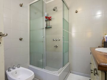 VENTA CASA EN FLORES, 2 PHs en BLOCK