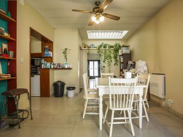 VENTA CASA EN FLORES, 2 PHs en BLOCK