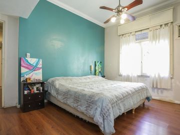 VENTA CASA EN FLORES, 2 PHs en BLOCK