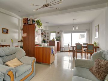 DEPARTAMENTO DE 3 AMB - TERRAZA, QUINCHO Y COCHERA
