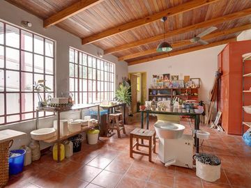 HERMOSA CASA LOTE PROPIO 6 AMB.- VENTA / MONSERRAT