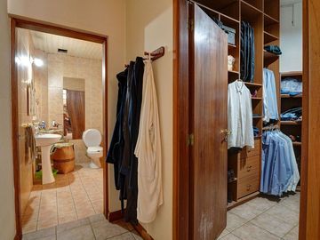 HERMOSA CASA LOTE PROPIO 6 AMB.- VENTA / MONSERRAT