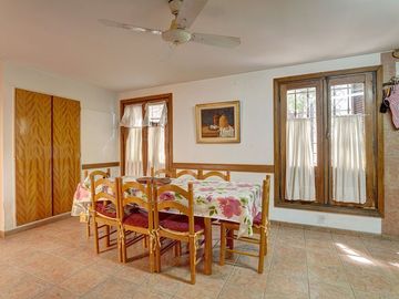 HERMOSA CASA LOTE PROPIO 6 AMB.- VENTA / MONSERRAT