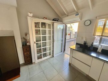 Venta ph 5 ambientes con altillo, patio y parrilla