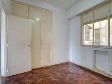 VENTA DE 3 AMBIENTES EN BALVANERA A RECICLAR