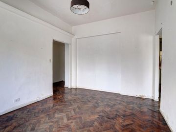 VENTA DE 3 AMBIENTES EN BALVANERA A RECICLAR