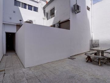 VENTA PH 4 AMB. CON PATIO Y TERRAZA MONTECASTRO