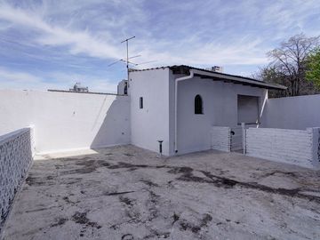 VENTA PH 4 AMB. CON PATIO Y TERRAZA MONTECASTRO