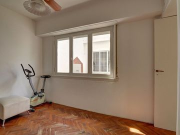 VENTA PH 4 AMB. CON PATIO Y TERRAZA MONTECASTRO