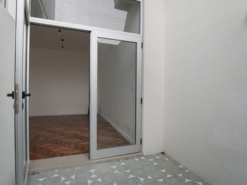 VENTA PH 2 AMB CON PATIO SIN EXPENSAS V. URQUIZA
