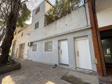 VENTA PH 2 AMB CON PATIO SIN EXPENSAS V. URQUIZA