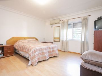 Venta Casa con cochera y Terraza Villa Urquiza