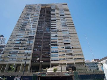 Cochera Fija Cubierta - Alto Palermo - Permuta