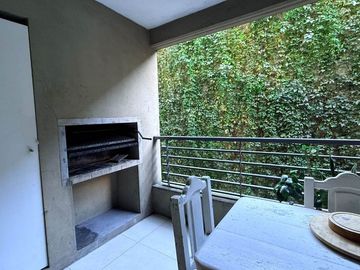 Mono full amenities balcón con parrilla