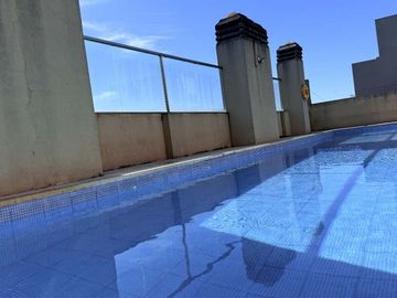 Mono full amenities balcón con parrilla