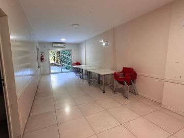 Mono full amenities balcón con parrilla