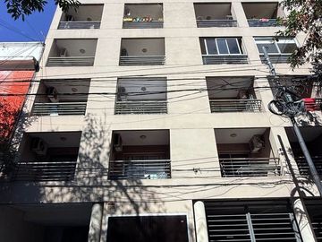 Mono full amenities balcón con parrilla