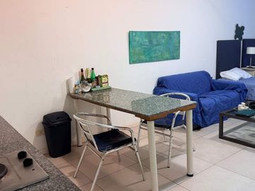 Mono full amenities balcón con parrilla