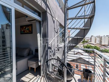 VENTA DEPTO 2 AMB CON GRAN TERRAZA PROPIA