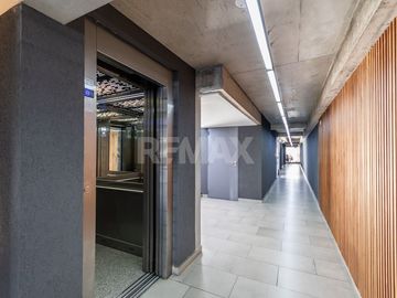 VENTA DEPTO 2 AMB CON GRAN TERRAZA PROPIA