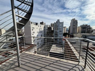 VENTA DEPTO 2 AMB CON GRAN TERRAZA PROPIA